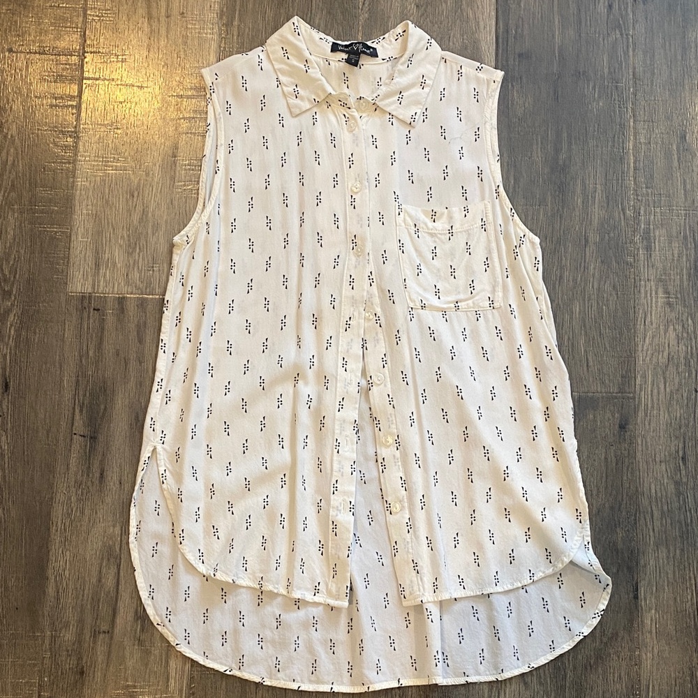 Velvet Heart White Sleeveless Button-Down Shirt